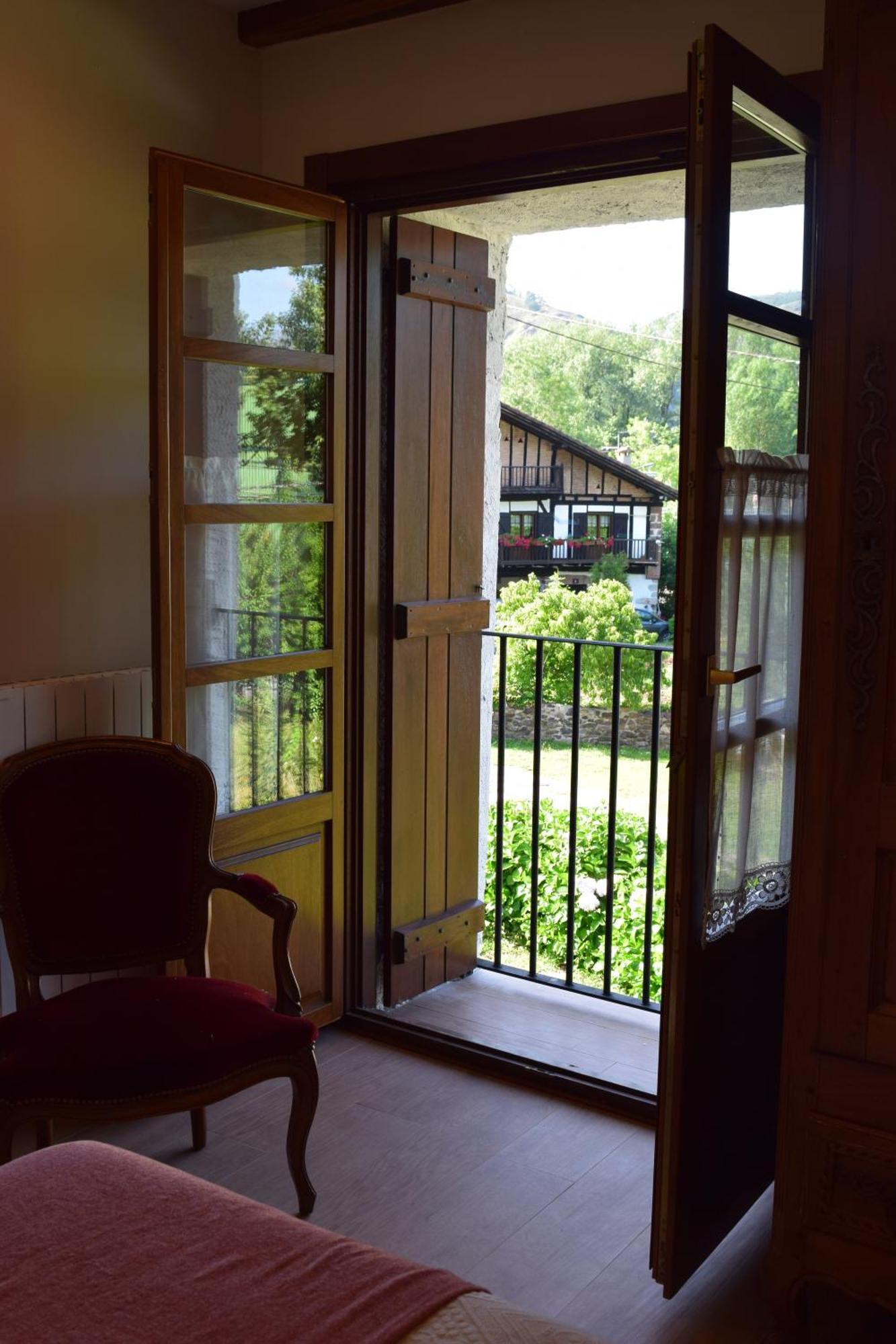 Peritxenea Landa Apartamentuak Lesaka Bagian luar foto